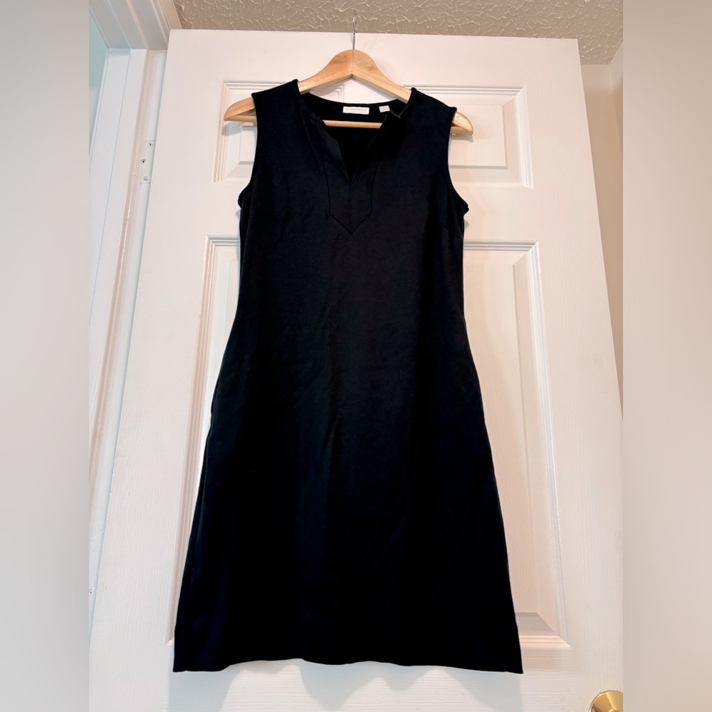 NY&CO Split Neck Sleeveless Shift Dress